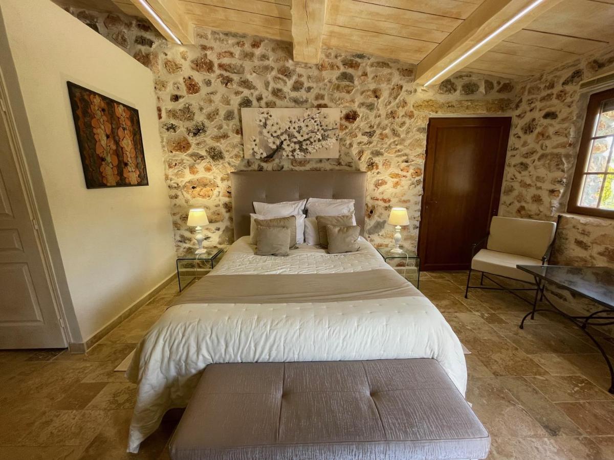 Domaine De Majastre Bed & Breakfast Bauduen Exterior photo